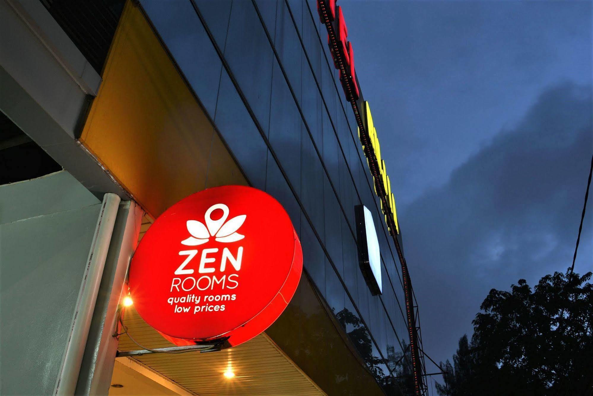 Zen Rooms Rujia Pecenongan Yakarta Exterior foto