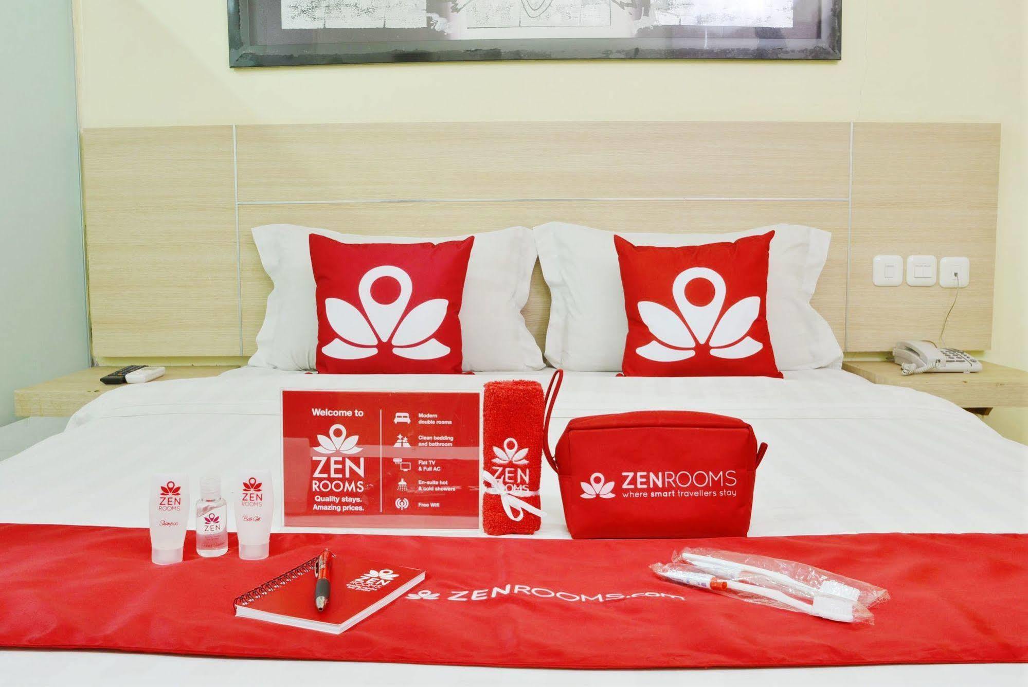 Zen Rooms Rujia Pecenongan Yakarta Exterior foto