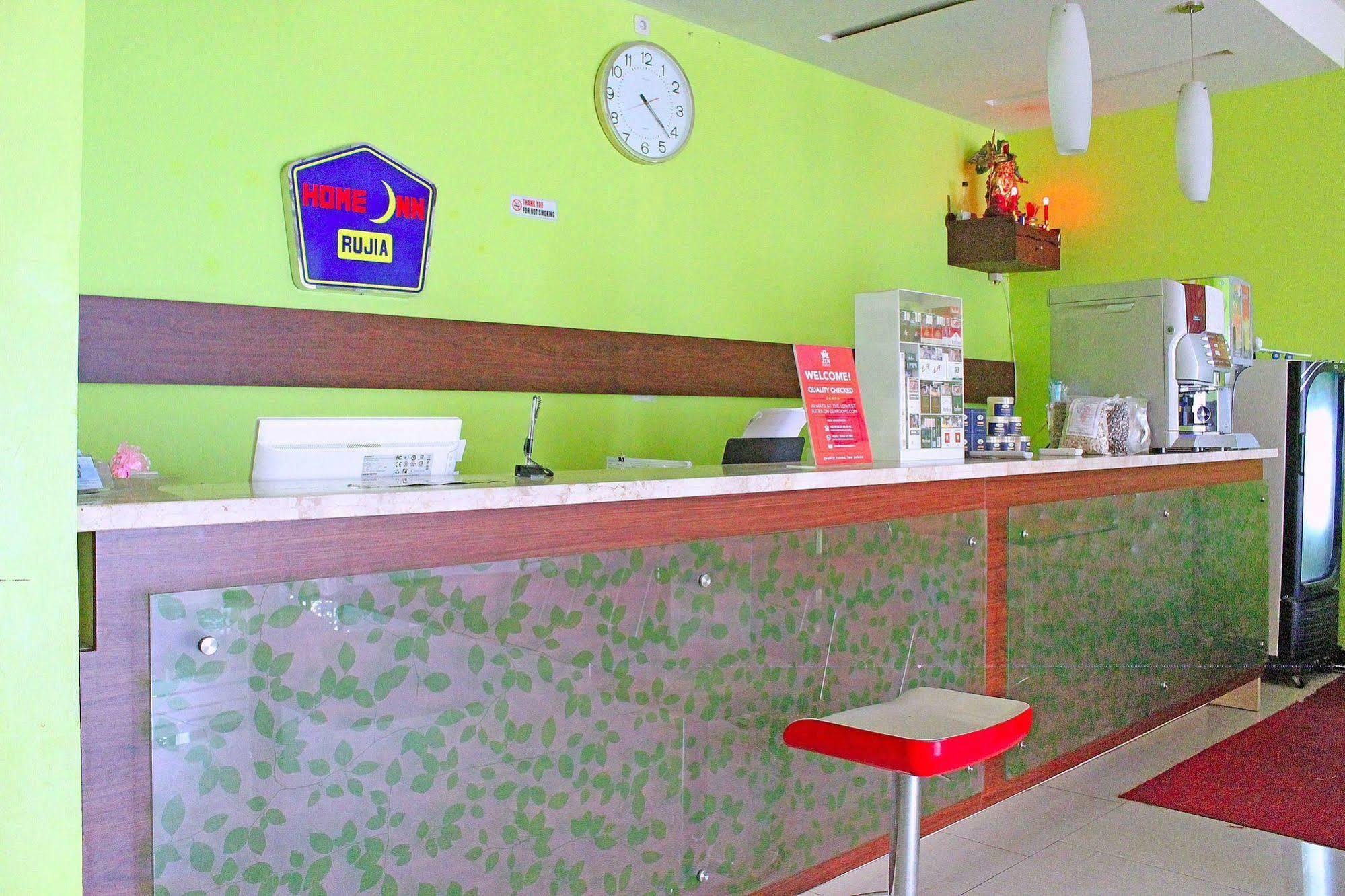 Zen Rooms Rujia Pecenongan Yakarta Exterior foto