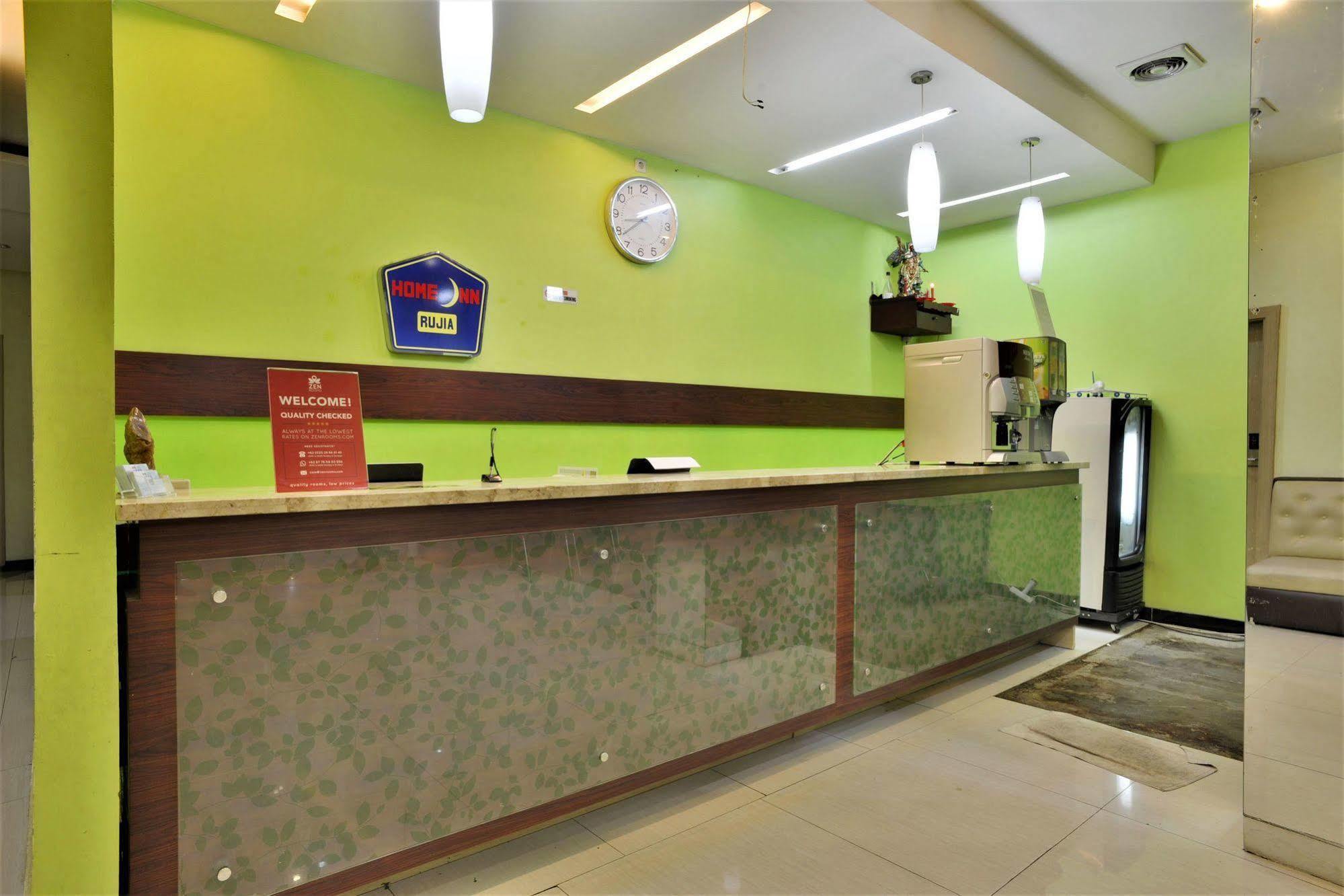 Zen Rooms Rujia Pecenongan Yakarta Exterior foto