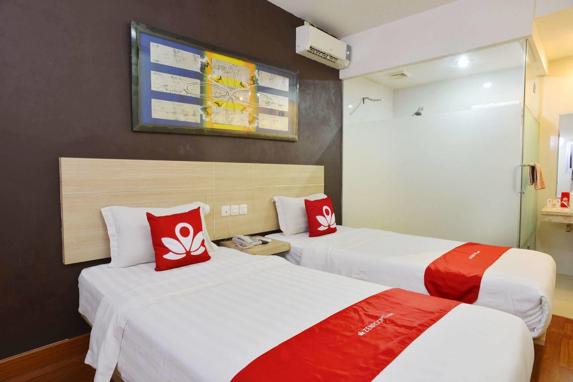 Zen Rooms Rujia Pecenongan Yakarta Exterior foto