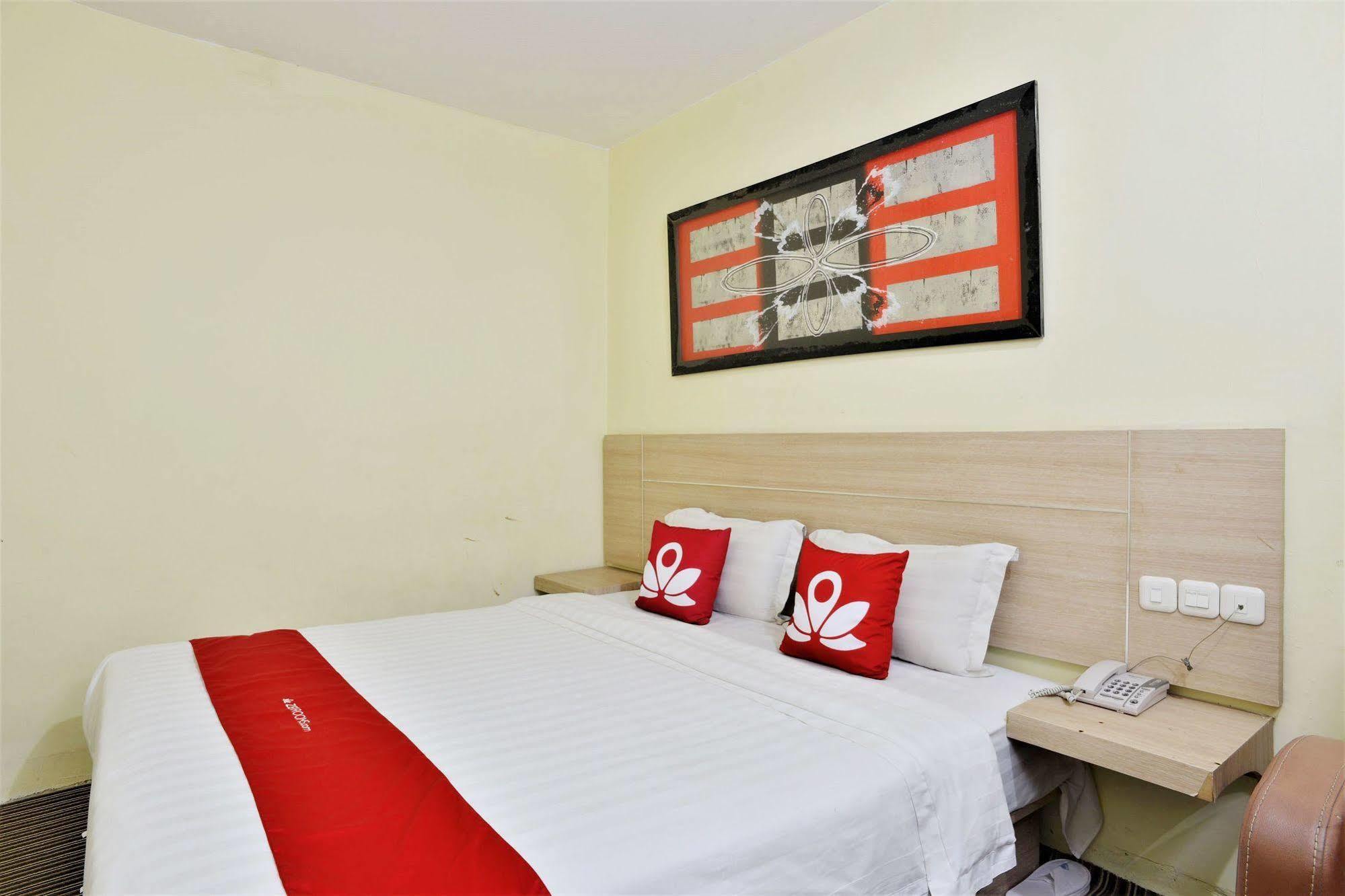 Zen Rooms Rujia Pecenongan Yakarta Exterior foto