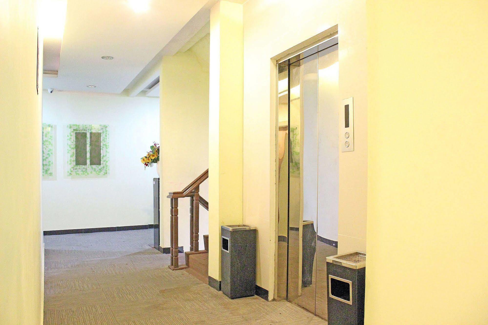 Zen Rooms Rujia Pecenongan Yakarta Exterior foto